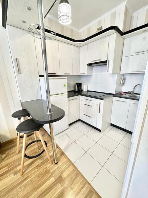 Beauty Studio In Center Daire Kişinev Dış mekan fotoğraf